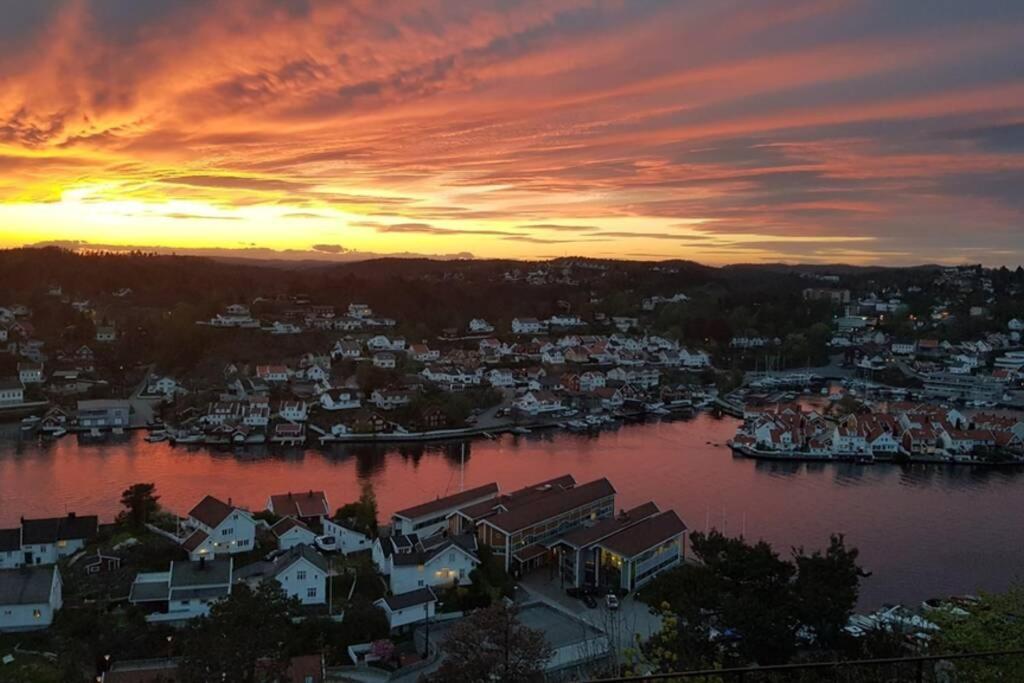 Apartment With Amazing Views - Free Parking Arendal Exterior foto