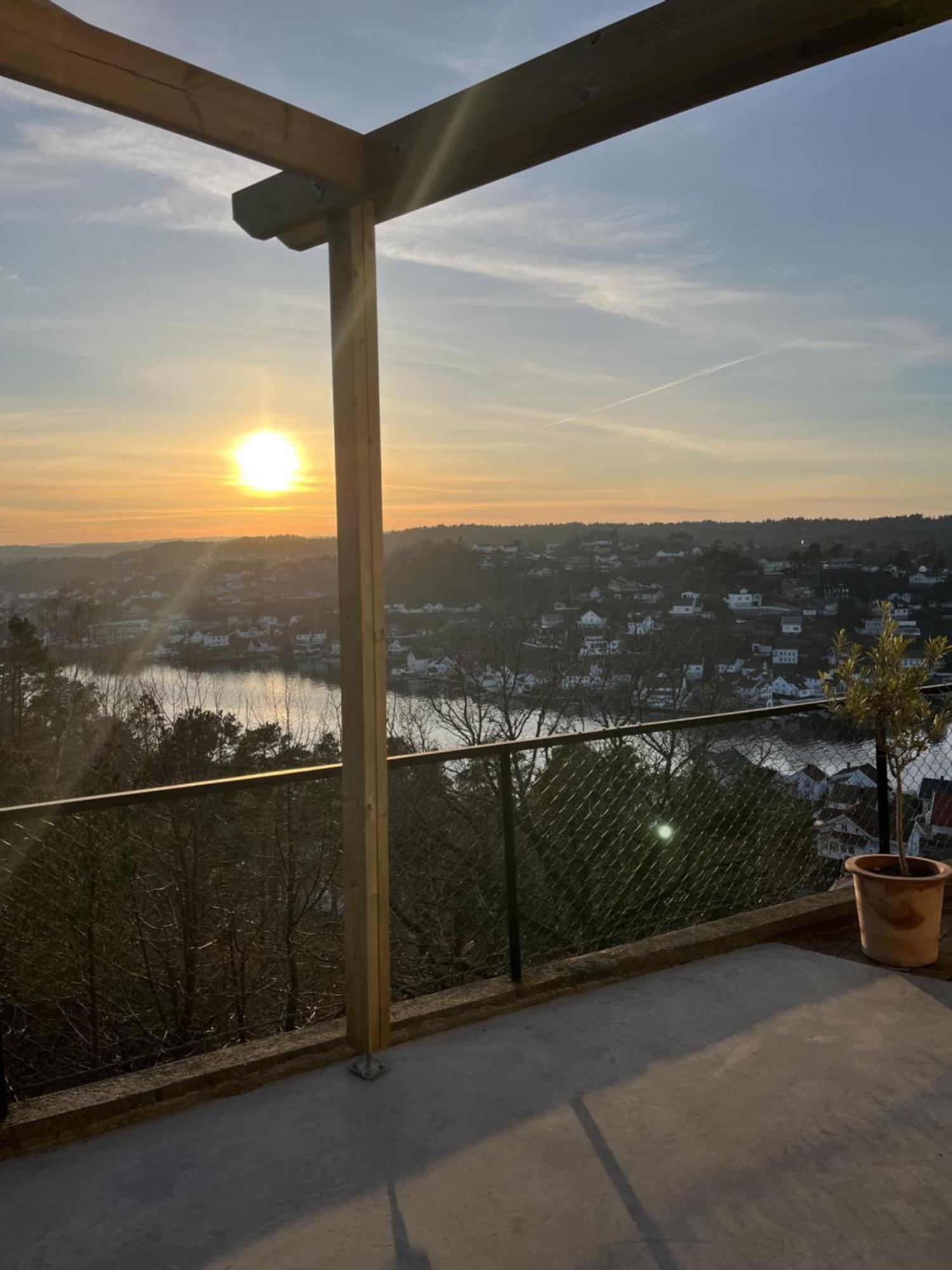 Apartment With Amazing Views - Free Parking Arendal Exterior foto